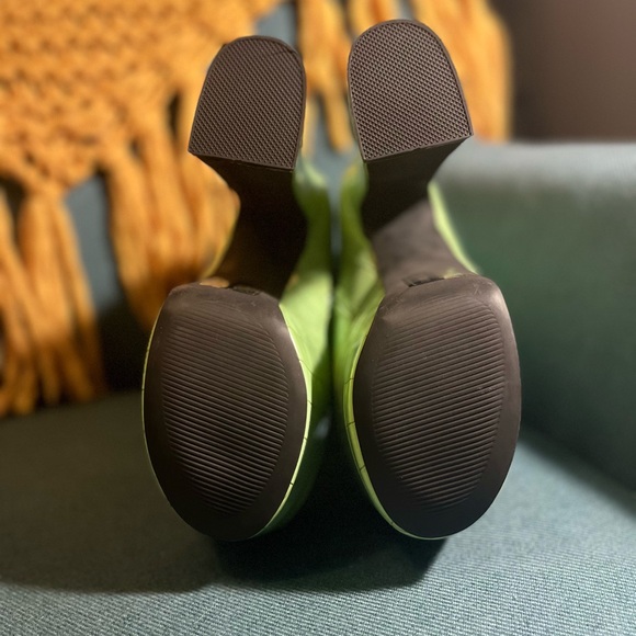 Azalea Wang Cheryl Green Platform Booties Size 7 - Picture 3 of 5